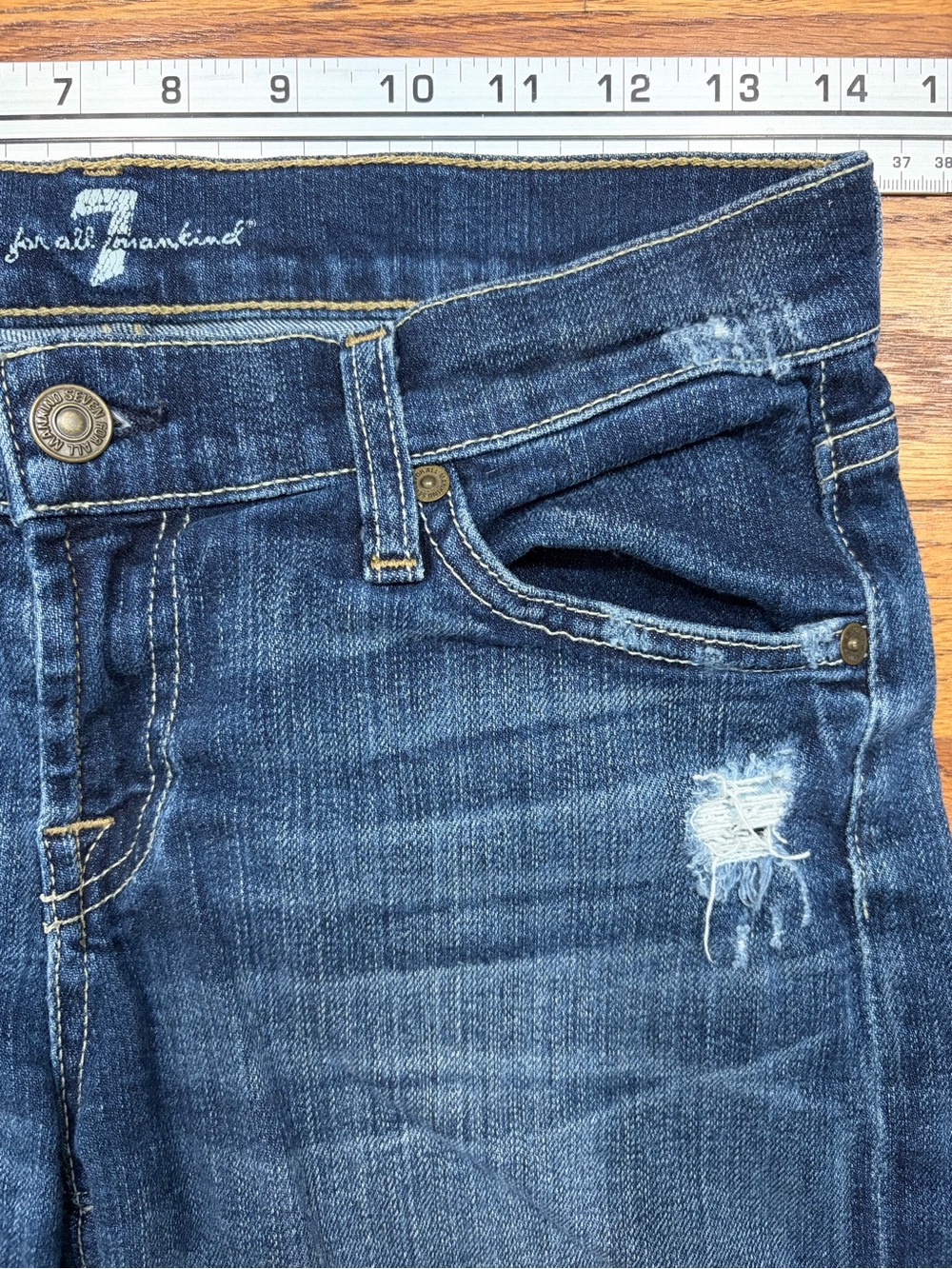 7 For All Mankind Mid-Rise 4.5" Rolled Cuff Distressed Denim Shorts (25) - Picture 5 of 8
